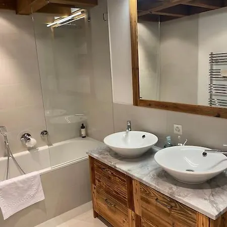 Penthouse Access , 6 Bedroom, 6 Baths By Jolidi Nendaz