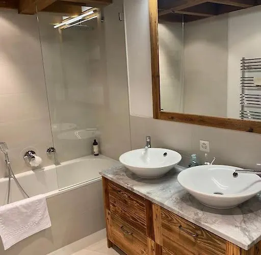 Penthouse Access , 6 Bedroom, 6 Baths By Jolidi Nendaz