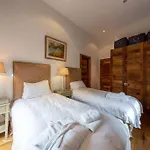 Penthouse Access , 6 Bedroom, 6 Baths By Jolidi Apartman *