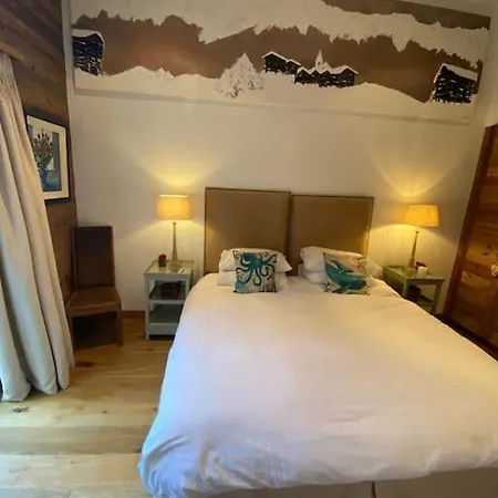 Penthouse Access , 6 Bedroom, 6 Baths By Jolidi Daire *