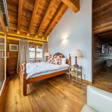 Penthouse Access , 6 Bedroom, 6 Baths By Jolidi